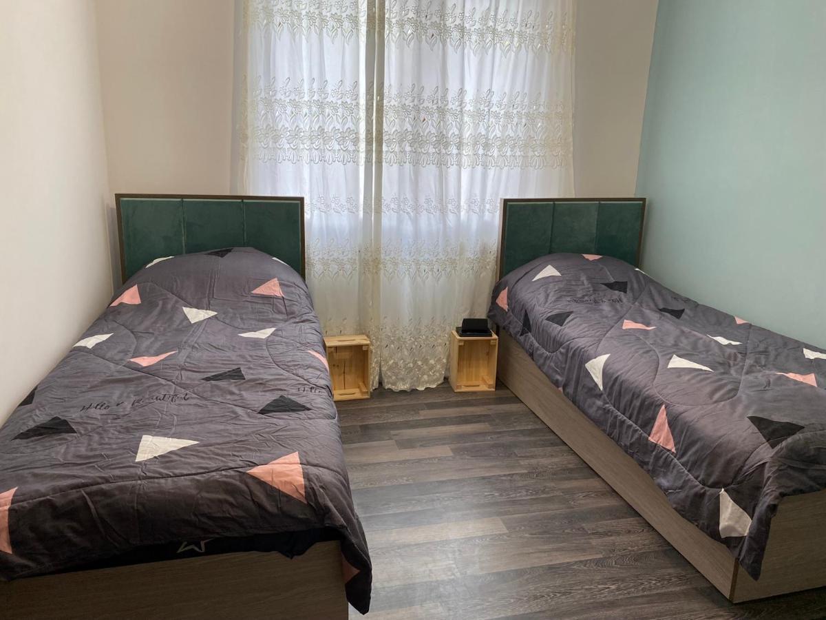 Lovely 2-Bedroom Apartment Near Ayb School 딜리잔 외부 사진